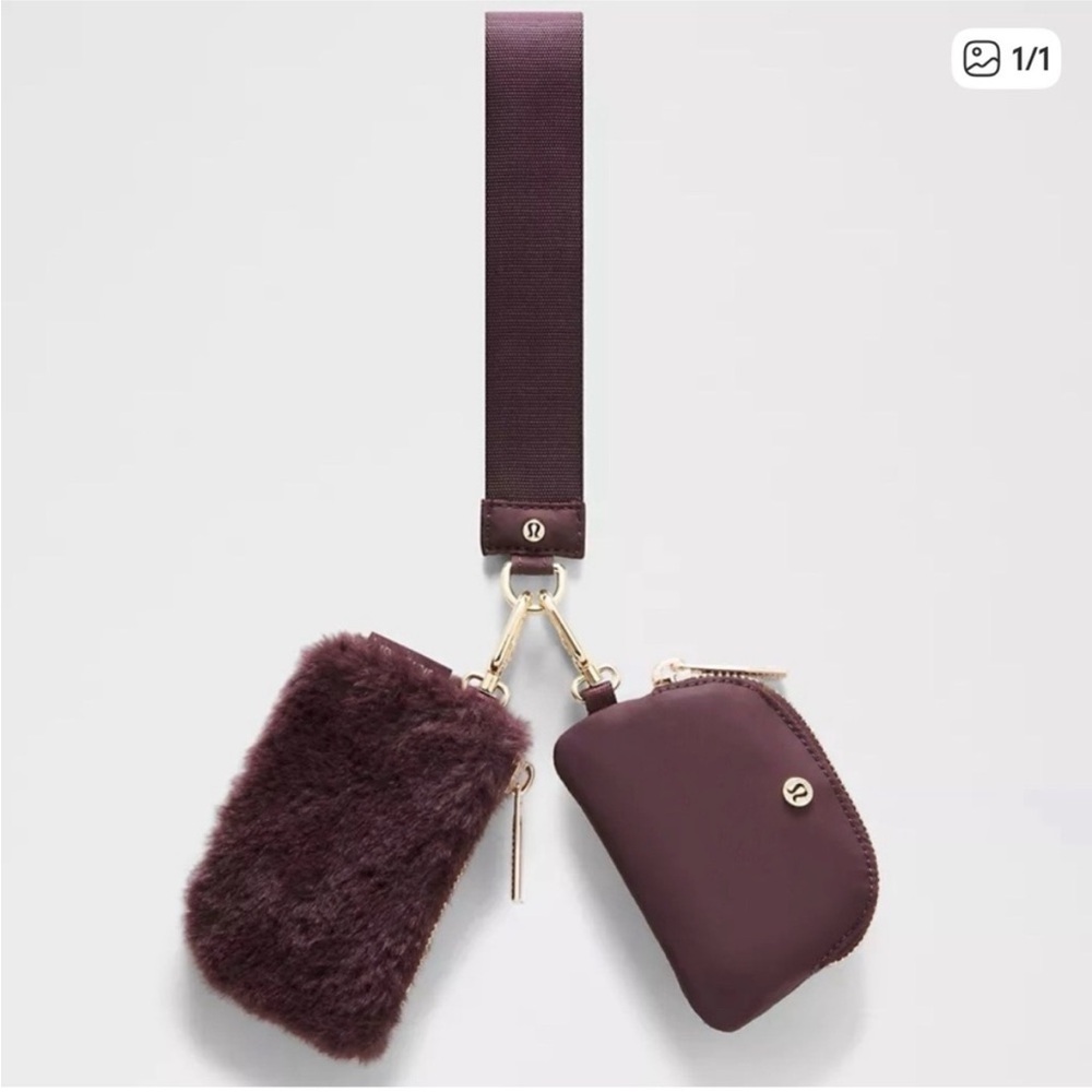 NWT Lululemon Dual Pouch Wristlet *Plush Fleece, BLACK PLUM/GOLD